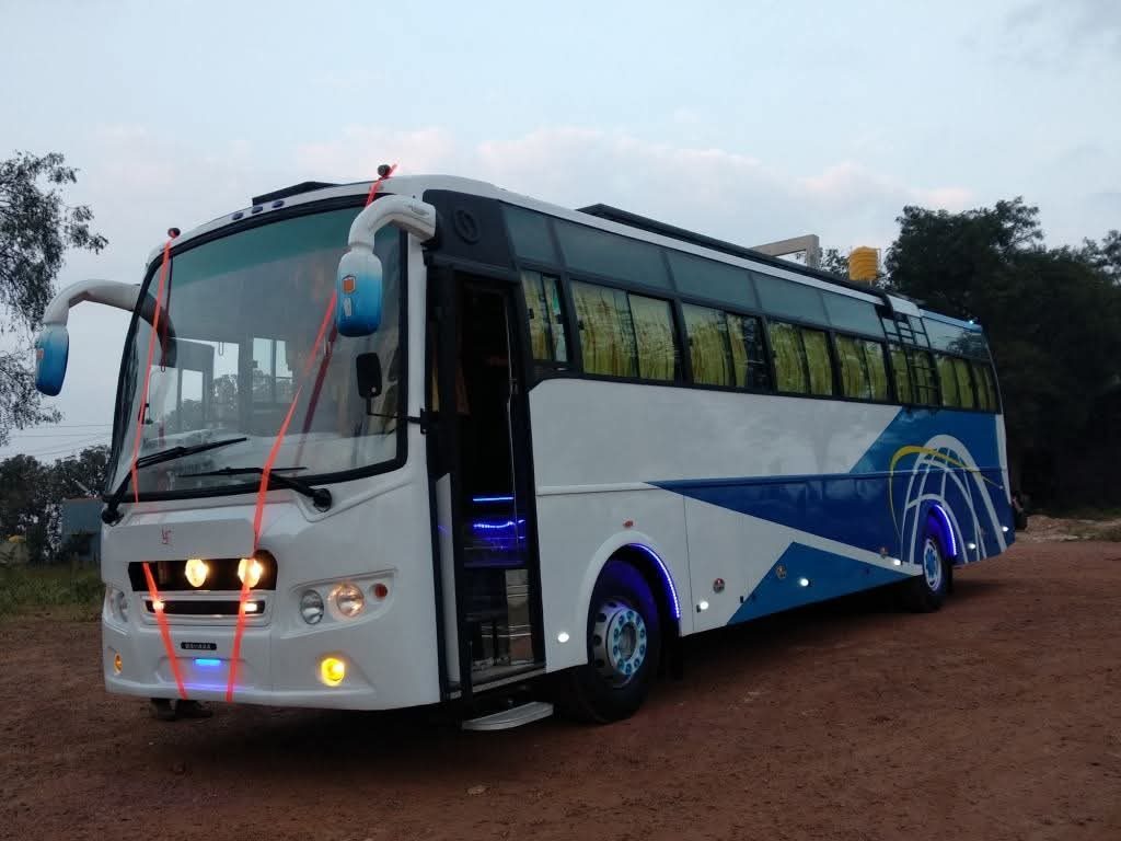 50 seater luxury coach of Shri Vyankatesh Tours and Travels, front three-quarter exterior view